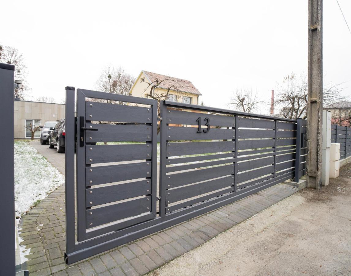 The Private Garden House Apartamento Kaunas Exterior foto